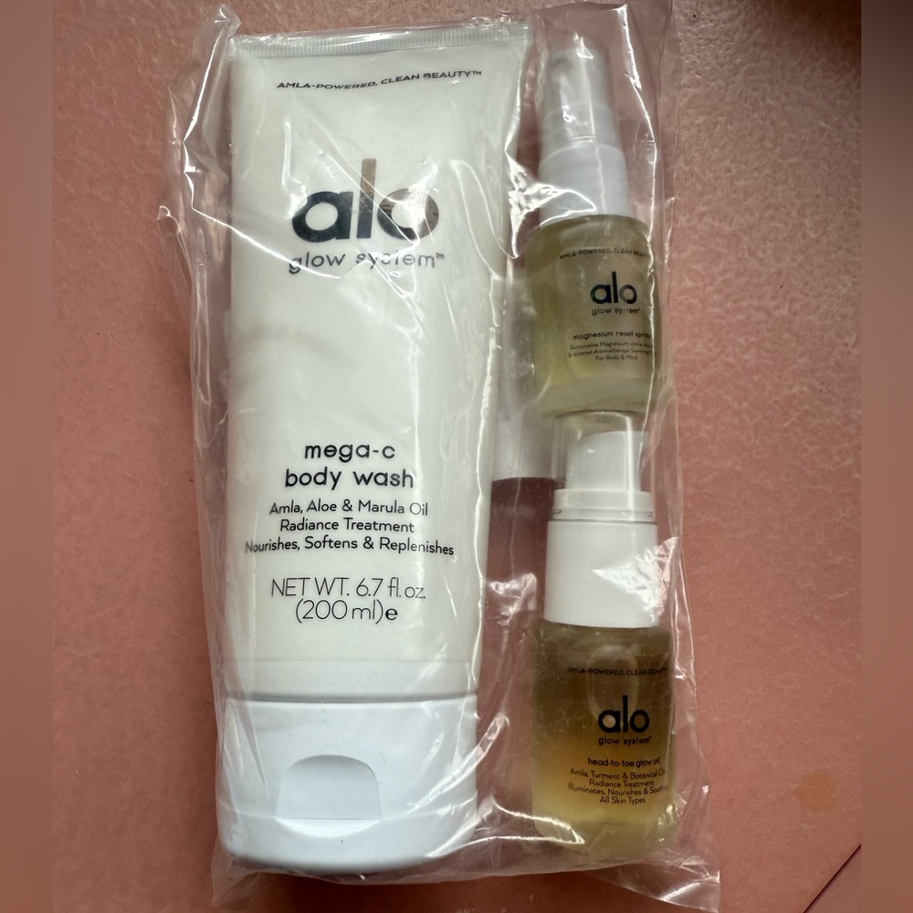 NEW SEALED ALO YOGA Trio Mega C Body Wash, Glow Oil, Magnesium Reset Spray Body